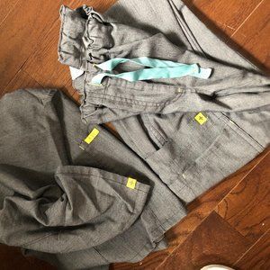 S/XS(R) Graphite Scrubs